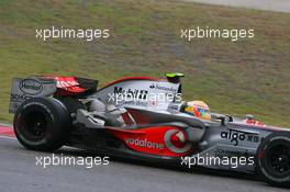 07.10.2007 Shanghai, China,  Lewis Hamilton (GBR), McLaren Mercedes with his rear tyre badly worn - Formula 1 World Championship, Rd 16, Chinese Grand Prix, Sunday Race