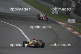 07.10.2007 Shanghai, China,  Giancarlo Fisichella (ITA), Renault F1 Team, R27 - Formula 1 World Championship, Rd 16, Chinese Grand Prix, Sunday Race