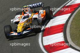 06.10.2007 Shanghai, China,  Heikki Kovalainen (FIN), Renault F1 Team, R27 - Formula 1 World Championship, Rd 16, Chinese Grand Prix, Saturday Practice