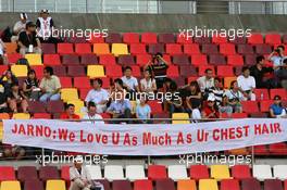 06.10.2007 Shanghai, China,  Jarno Trulli (ITA), Toyota Racing, fans - Formula 1 World Championship, Rd 16, Chinese Grand Prix, Saturday