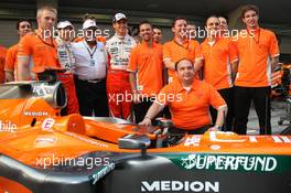 06.10.2007 Shanghai, China,  Sakon Yamamoto (JPN), Spyker F1 Team, Dr Vijay Mallya (IND), Kingfisher and Colin Kolles (GER), Spyker F1 Team, Team Principal - Formula 1 World Championship, Rd 16, Chinese Grand Prix, Saturday