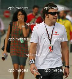 06.10.2007 Shanghai, China,  Fernando Alonso (ESP), McLaren Mercedes and Raquel Rosario (ESP) Wife of Fernando Alonso (ESP) - Formula 1 World Championship, Rd 16, Chinese Grand Prix, Saturday