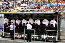 06.10.2007 Shanghai, China,  McLaren Mercedes, pit gantry - Formula 1 World Championship, Rd 16, Chinese Grand Prix, Saturday Practice