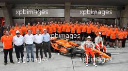 06.10.2007 Shanghai, China,  Spyker F1 Team, Team Photo, group bottom left, l-r, Colin Kolles (GER), Spyker F1 Team, Team Principal, Dr Vijay Mallya (IND), Kingfisher, Michiel Mol (NED), Director of Formula One Racing, Spyker and Spyker F1 Team, Fred Mulder, and Jan Mol - Formula 1 World Championship, Rd 16, Chinese Grand Prix, Saturday