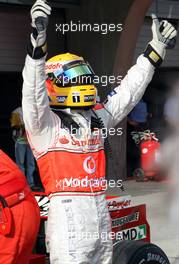 06.10.2007 Shanghai, China,  Pole Position, 1st, Lewis Hamilton (GBR), McLaren Mercedes, MP4-22 - Formula 1 World Championship, Rd 16, Chinese Grand Prix, Saturday Qualifying