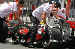 06.10.2007 Shanghai, China,  Lewis Hamilton (GBR), McLaren Mercedes - Formula 1 World Championship, Rd 16, Chinese Grand Prix, Saturday Practice