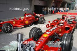 06.10.2007 Shanghai, China,  Felipe Massa (BRA), Scuderia Ferrari and Kimi Raikkonen (FIN), Räikkönen, Scuderia Ferrari - Formula 1 World Championship, Rd 16, Chinese Grand Prix, Saturday Qualifying