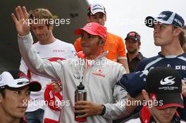 07.10.2007 Shanghai, China,  Drivers parade, Lewis Hamilton (GBR), McLaren Mercedes and Nico Rosberg (GER), WilliamsF1 Team - Formula 1 World Championship, Rd 16, Chinese Grand Prix, Sunday