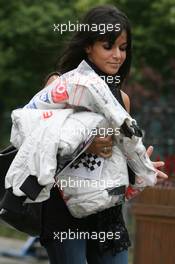 07.10.2007 Shanghai, China,  Raquel Rosario (ESP) Wife of Fernando Alonso (ESP), carrying his overalls - Formula 1 World Championship, Rd 16, Chinese Grand Prix, Sunday