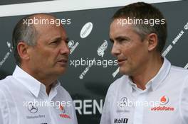 07.10.2007 Shanghai, China,  Ron Dennis (GBR), McLaren, Team Principal, Chairman and Markus Winkelhock (GER), Test Driver, Spyker F1 Team - Formula 1 World Championship, Rd 16, Chinese Grand Prix, Sunday