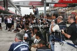 07.10.2007 Shanghai, China,  Photographers shoot the Williams F1 Team photo - Formula 1 World Championship, Rd 16, Chinese Grand Prix, Sunday