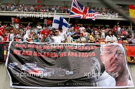 07.10.2007 Shanghai, China,  McLaren Mercedes, fans - Formula 1 World Championship, Rd 16, Chinese Grand Prix, Sunday