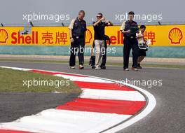 04.10.2007 Shanghai, China,  Track walk with Sebastian Vettel (GER), Scuderia Toro Rosso and John McGill (Scuderia Toro Rosso) - Formula 1 World Championship, Rd 16, Chinese Grand Prix, Thursday