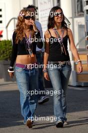 11.05.2007 Barcelona, Spain,  Girls in the paddock - Formula 1 World Championship, Rd 4, Spanish Grand Prix, Friday