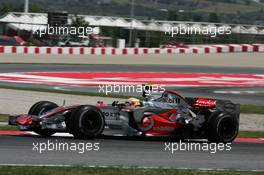 11.05.2007 Barcelona, Spain,  Lewis Hamilton (GBR), McLaren Mercedes, MP4-22 - Formula 1 World Championship, Rd 4, Spanish Grand Prix, Friday Practice