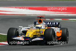 11.05.2007 Barcelona, Spain,  Giancarlo Fisichella (ITA), Renault F1 Team, R27 - Formula 1 World Championship, Rd 4, Spanish Grand Prix, Friday Practice