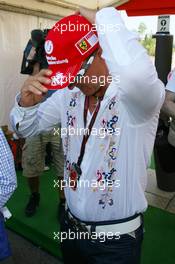 11.05.2007 Barcelona, Spain,  Michael Schumacher (GER), Scuderia Ferrari, Advisor, visits the team on a race weekend for the first time since retiring - Formula 1 World Championship, Rd 4, Spanish Grand Prix, Friday