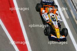 11.05.2007 Barcelona, Spain,  Giancarlo Fisichella (ITA), Renault F1 Team, R27 - Formula 1 World Championship, Rd 4, Spanish Grand Prix, Friday Practice