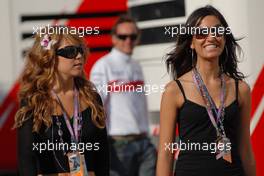 11.05.2007 Barcelona, Spain,  Girls in the paddock - Formula 1 World Championship, Rd 4, Spanish Grand Prix, Friday