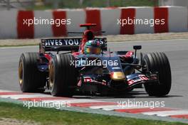 11.05.2007 Barcelona, Spain,  Vitantonio Liuzzi (ITA), Scuderia Toro Rosso, STR02 - Formula 1 World Championship, Rd 4, Spanish Grand Prix, Friday Practice