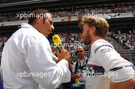 13.05.2007 Barcelona, Spain,  Kai Ebel (GER), RTL Television and Nick Heidfeld (GER), BMW Sauber F1 Team - Formula 1 World Championship, Rd 4, Spanish Grand Prix, Sunday Pre-Race Grid