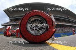 13.05.2007 Barcelona, Spain,  A Bridgestone tyre - Formula 1 World Championship, Rd 4, Spanish Grand Prix, Sunday Pre-Race Grid