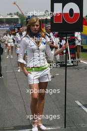 13.05.2007 Barcelona, Spain,  Grid girl - Formula 1 World Championship, Rd 4, Spanish Grand Prix, Sunday Grid Girl