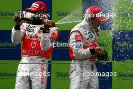 13.05.2007 Barcelona, Spain,  Lewis Hamilton (GBR), McLaren Mercedes, Fernando Alonso (ESP), McLaren Mercedes - Formula 1 World Championship, Rd 4, Spanish Grand Prix, Sunday Podium