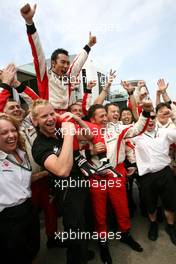 13.05.2007 Barcelona, Spain,  Takuma Sato (JPN), Super Aguri F1 Team - Formula 1 World Championship, Rd 4, Spanish Grand Prix, Sunday Podium