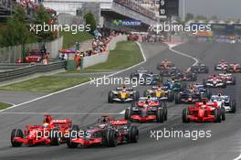 13.05.2007 Barcelona, Spain,  Felipe Massa (BRA), Scuderia Ferrari, F2007, Fernando Alonso (ESP), McLaren Mercedes, MP4-22, Lewis Hamilton (GBR), McLaren Mercedes, MP4-22 - Formula 1 World Championship, Rd 4, Spanish Grand Prix, Sunday Race