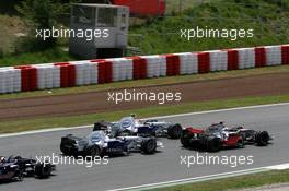 13.05.2007 Barcelona, Spain,  Fernando Alonso (ESP), McLaren Mercedes, MP4-22, Robert Kubica (POL), BMW Sauber F1 Team, F1.07, Nick Heidfeld (GER), BMW Sauber F1 Team, F1.07 - Formula 1 World Championship, Rd 4, Spanish Grand Prix, Sunday Race