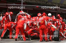 13.05.2007 Barcelona, Spain,  Felipe Massa (BRA), Scuderia Ferrari, F2007 pit stop - Formula 1 World Championship, Rd 4, Spanish Grand Prix, Sunday Race