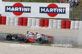 13.05.2007 Barcelona, Spain,  Fernando Alonso (ESP), McLaren Mercedes, MP4-22 in the gravel at turn 1 - Formula 1 World Championship, Rd 4, Spanish Grand Prix, Sunday Race