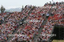 13.05.2007 Barcelona, Spain,  Fans in the grandstands - Formula 1 World Championship, Rd 4, Spanish Grand Prix, Sunday Race