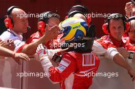 12.05.2007 Barcelona, Spain,  Felipe Massa (BRA), Scuderia Ferrari celebrates pole position with his team - Formula 1 World Championship, Rd 4, Spanish Grand Prix, Saturday Qualifying