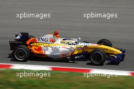 12.05.2007 Barcelona, Spain,  Giancarlo Fisichella (ITA), Renault F1 Team, R27 - Formula 1 World Championship, Rd 4, Spanish Grand Prix, Saturday Qualifying