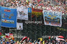 12.05.2007 Barcelona, Spain,  Fernando Alonso (ESP), McLaren Mercedes, fans - Formula 1 World Championship, Rd 4, Spanish Grand Prix, Saturday Qualifying