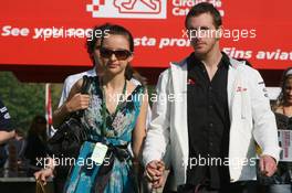 12.05.2007 Barcelona, Spain,  Scott Speed (USA), Scuderia Toro Rosso and his girlfriend - Formula 1 World Championship, Rd 4, Spanish Grand Prix, Saturday