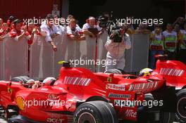 12.05.2007 Barcelona, Spain,  Kimi Raikkonen (FIN), Räikkönen, Scuderia Ferrari and Felipe Massa (BRA), Scuderia Ferrari in parc ferme - Formula 1 World Championship, Rd 4, Spanish Grand Prix, Saturday Qualifying