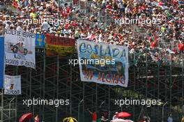 12.05.2007 Barcelona, Spain,  Fernando Alonso (ESP), McLaren Mercedes, fans - Formula 1 World Championship, Rd 4, Spanish Grand Prix, Saturday Qualifying