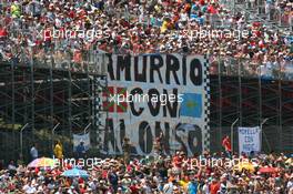 12.05.2007 Barcelona, Spain,  Fernando Alonso (ESP), McLaren Mercedes, fans - Formula 1 World Championship, Rd 4, Spanish Grand Prix, Saturday Qualifying