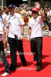 13.05.2007 Barcelona, Spain,  Fernando Alonso (ESP), McLaren Mercedes and Robert Kubica (POL),  BMW Sauber F1 Team - Formula 1 World Championship, Rd 4, Spanish Grand Prix, Sunday