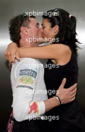 13.05.2007 Barcelona, Spain,  David Coulthard (GBR), Red Bull Racing and his girlfriend Karen Minier (FRA) - Formula 1 World Championship, Rd 4, Spanish Grand Prix, Sunday