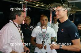 13.05.2007 Barcelona, Spain,  Carlos Sainz (ESP), Ex WRC Champion, Roberto Carlos (BRA), Real Madrid, Football player and David Coulthard (GBR), Red Bull Racing - Formula 1 World Championship, Rd 4, Spanish Grand Prix, Sunday