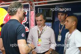 13.05.2007 Barcelona, Spain,  David Coulthard (GBR), Red Bull Racing, Carlos Sainz (ESP), Ex WRC World Champion, Nani Roma (ESP), Dakar Rally winner, and Roberto Carlos (BRA), Real Madrid, Football Player - Formula 1 World Championship, Rd 4, Spanish Grand Prix, Sunday