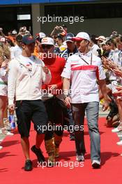 13.05.2007 Barcelona, Spain,  Ralf Schumacher (GER), Toyota Racing, Vitantonio Liuzzi (ITA), Scuderia Toro Rosso, Scott Speed (USA), Scuderia Toro Rosso - Formula 1 World Championship, Rd 4, Spanish Grand Prix, Sunday