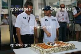 10.05.2007 Barcelona, Spain,  Nick Heidfeld (GER), BMW Sauber F1 Team, celebrates his Birthday with the team - Formula 1 World Championship, Rd 4, Spanish Grand Prix, Thursday