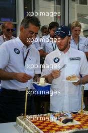 10.05.2007 Barcelona, Spain,  Nick Heidfeld (GER), BMW Sauber F1 Team, celebrates his Birthday with the team - Formula 1 World Championship, Rd 4, Spanish Grand Prix, Thursday