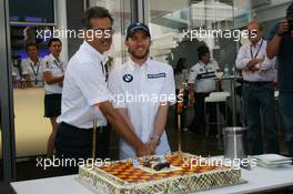 10.05.2007 Barcelona, Spain,  Nick Heidfeld (GER), BMW Sauber F1 Team, celebrates his Birthday with the team - Formula 1 World Championship, Rd 4, Spanish Grand Prix, Thursday