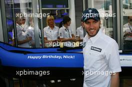 10.05.2007 Barcelona, Spain,  Nick Heidfeld (GER), BMW Sauber F1 Team, celebrates his Birthday with the team - Formula 1 World Championship, Rd 4, Spanish Grand Prix, Thursday